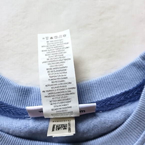 Reebok • Women's Light Blue & White Color Block Logo Crew Sweatshirt - Picture 8 of 12
